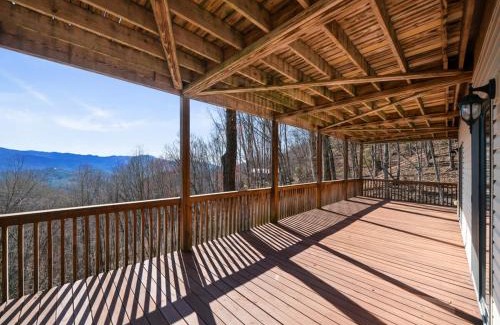 Whittier Casa | Lazy Bear Retreat Mountain Views-Hot Tub-FirePit