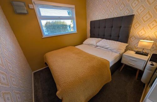 Great Yarmouth Chalet De Esquí | Lazy Dayz, Chalet 179, Hemsby - Two bed chalet, sleeps 4, pet free, close to beach