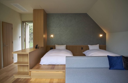 Awaji Otro | Lazy Inn.
