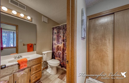 Ruidoso Cabina | Lazy Moose Lodge: 'Perfect place to spend lazy dayz!' Pet Friendly.