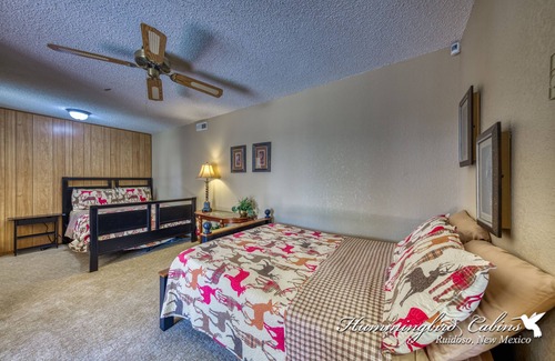 Ruidoso Cabina | Lazy Moose Lodge: 'Perfect place to spend lazy dayz!' Pet Friendly.