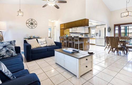 Lochmoor Waterway Estates Casa | Lazy Palm Retreat Heated Pool Jacuzzi Gulf Canal