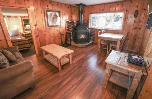 Estes Park Casa | Lazy R Cottages- 6 cabin