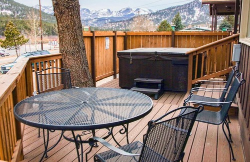 Estes Park Casa | Lazy R Cottages- 9 cabin