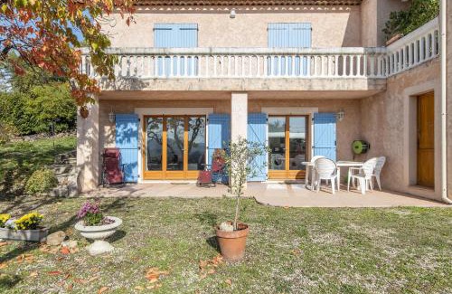 Mouans-Sartoux Apartamento | LB Vacation Rentals I Quiet Large 3-Bedroom Apartment with Terrace, Garden & Incredible Mountain View
