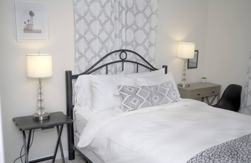 Waterfront Apartamento | LBC Cozy Suite -Downtown! Beach!Centrally Located!