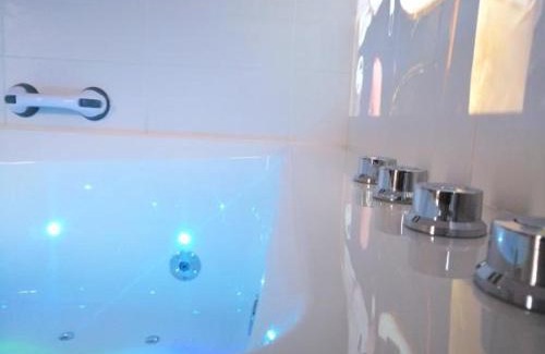 Quartier des Eaux-Claires Apartamento | Le 2005 Double BALNEO, Lit QUEEN SIZE, soirée romantique