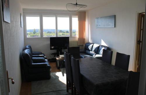 Oasis - Maroc Apartamento | Le 24 Tranquille 3 Chambres à 2 Min du Circuit