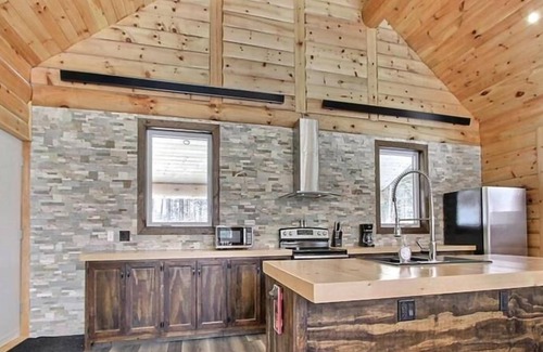 Saint-Philemon Chalet De Esquí | Le Billot- Rustic Chalet with Spa