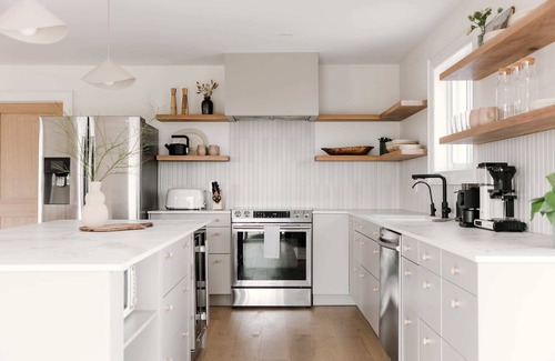 Prince Edward Casa | Le Bon Vivant - A County Fieldhouse Retreat
