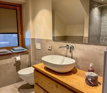 Arvier Casa | Le Bourg Charmant - Fleur du Printemps