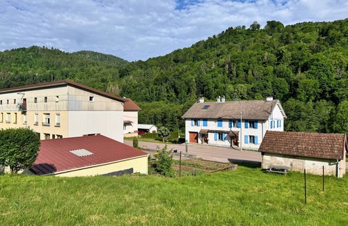 Cornimont Apartamento | Le Célesthémy - Cuatro Habitaciones Piso, Capacidad 8