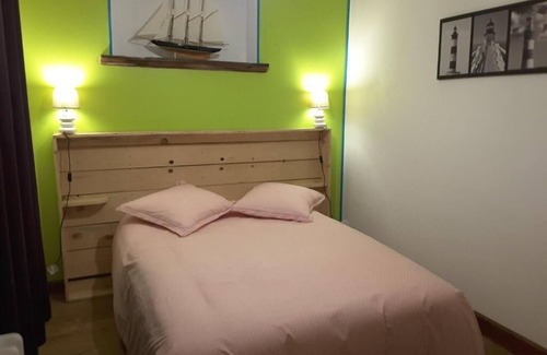 Le Loreur Cama Y Desayuno | Le château du bonheur(swimming pool, sauna, jacuzzi, massage)