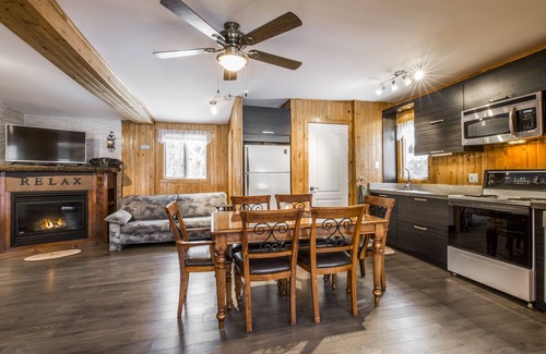 Saint-Tite-des-Caps Chalet De Esquí | LE CHALET RELAX DU LAC ST-TITE