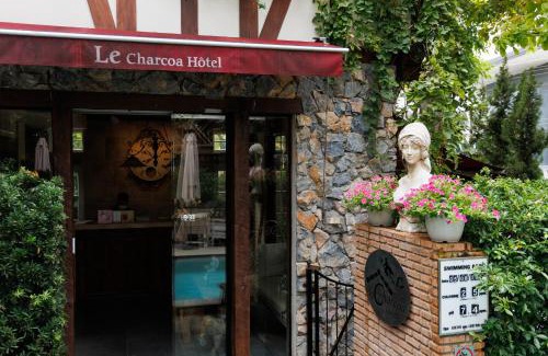 Old City Hotel | Le Charcoa Hotel