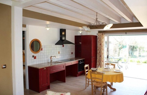 Brison-Saint-Innocent Casa | LE CLOS DES BURGONDES - albergue CLOTILDE
