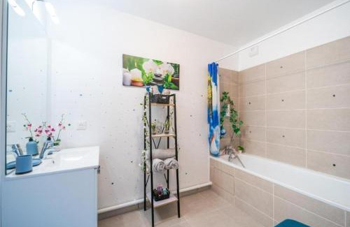 Plateau — Pyramide Apartamento | Le Cocotier Athisien