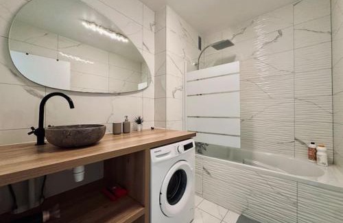 Quartier Grieu-Vallon Suisse-Saint-Hilaire Apartamento | Le Coquet-T3-Wifi-parking