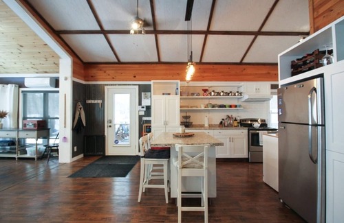 Saint-Andre-Avellin Cabaña | Le Duc on the Lake - Cozy waterfront Cottage