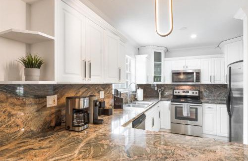 Westchester Casa | Le Femme Paradise - 5 Bedrooms, Work Area, Playground, Minigolf, Pool Table, Jacuzzi