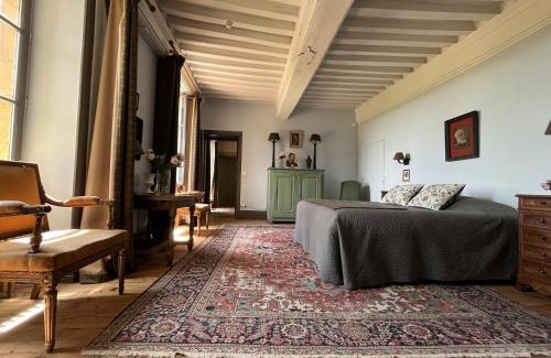 Saint-Julien-de-Civry Casa | Le gîte Damas du Château de Vaulx