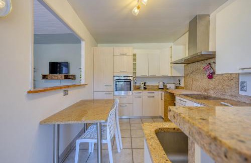 Voglans Casa | Le Gîte La Pierre Pons - vue montagne