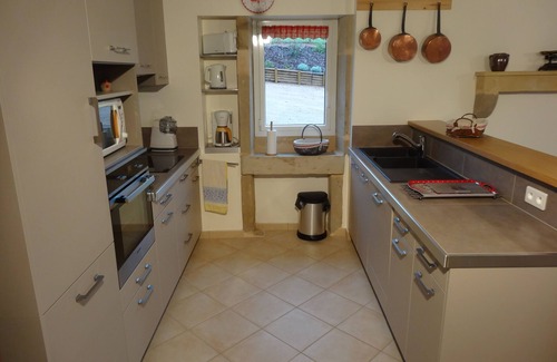 Saint-Laurent-en-Brionnais Casa | Casa rural en el campo verde, montañoso del sur de Borgoña