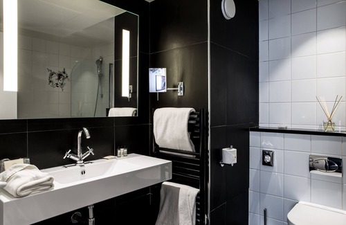 Quartier de la Folie-Mericourt Hotel | Le General Hotel