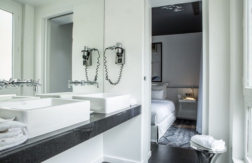 Quartier de la Folie-Mericourt Hotel | Le General Hotel