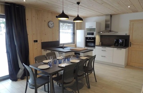 Besse-en-Chandesse Casa | LE GITE DE BENJAMIN - BESSE AND SAINT ANASTAISE
