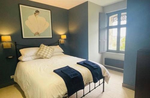 Saint-Medard-de-Guizieres Casa | Le Grand Manoir d'Aleksandr