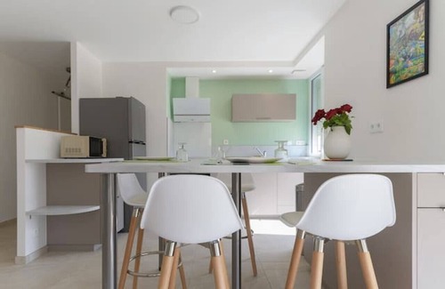 Saulcet Casa | Le Grand Penaud - Large air-conditioned designer duplex apartment