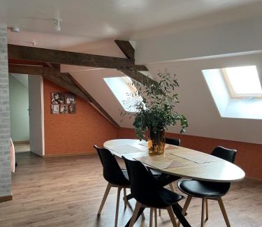 Saint-Omer Apartamento | Le Grenier Chic - T3 duplex - Parking privatif