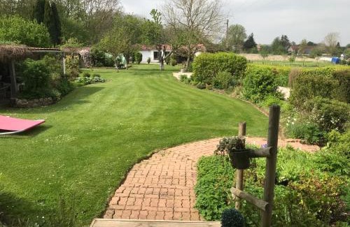 Drucat Cama Y Desayuno | le jardin adele
