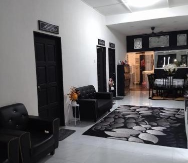 Alor Gajah Apartamento | Le' Leyna Homestay