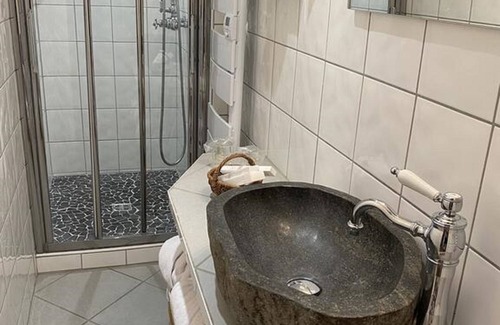 Cauterets Hotel | Le Lion d'Or