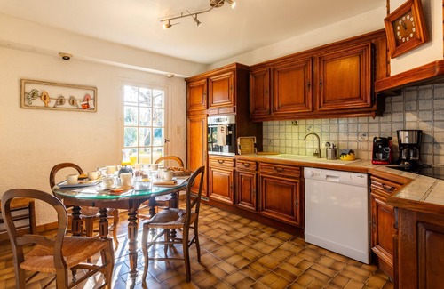 Montfrin Casa | Le Mélomane - Maison climatisée avec jardin clos
