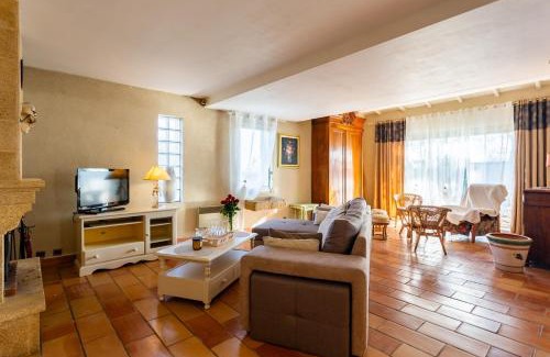 Montfrin Casa | Le Mélomane - Maison climatisée avec jardin clos