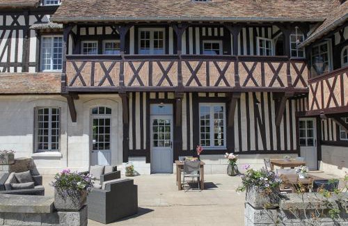 Le Neubourg Casa | Le manoir des chevaux dorés