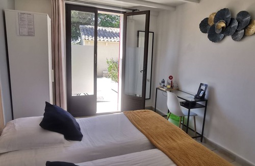 Graveson Hotel | Le Mas des Amandiers