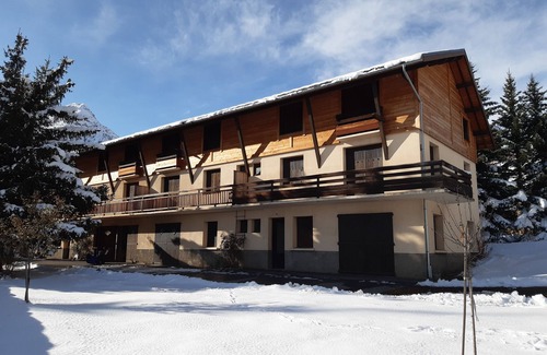 Monetier-les-Bains Apartamento | Le Monétier les Bains: 55m2 Montagnard-style apartment in large chalet