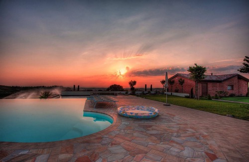 Monteleone Villa | ORQUÍDEAS Casa de Campo Villa con piscina a pocos minutos de la Riviera