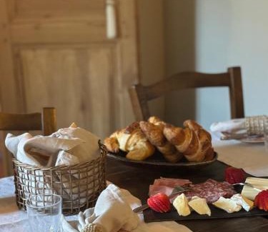 Verzeille Cama Y Desayuno | Le Patio Des Senteurs