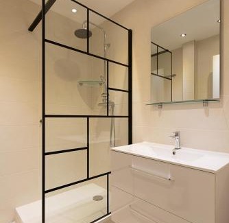 Devant-les-Ponts Apartamento | Le petit Barclay - Appartement privé de 45 m2 - 2 a 4 personnes - Parking gratuit