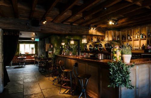 Otterburn Hotel | Le Petit Chateau & William de Percy