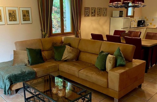 Concores Casa | LE Petit DUC Half Vrijstaande Ruime Bungalow met Privé Terras en Zwembad