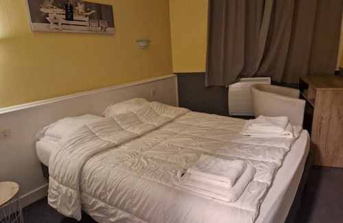 Limoges Cama Y Desayuno | Le Phenix Hotel Limoge