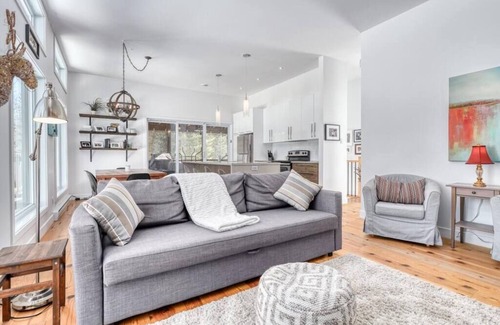 Sainte-Emelie-de-L'Energie Chalet De Esquí | Le Requin Skieur -Waterfront & Spa