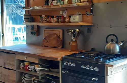 Merlas Casa | Le Repaire: unusual barn, creative haven