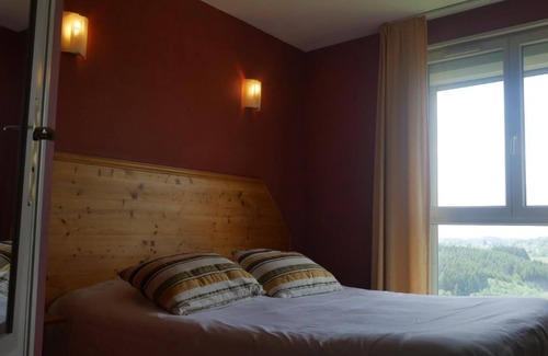 Montmelard Hotel | Le Saint Cyr